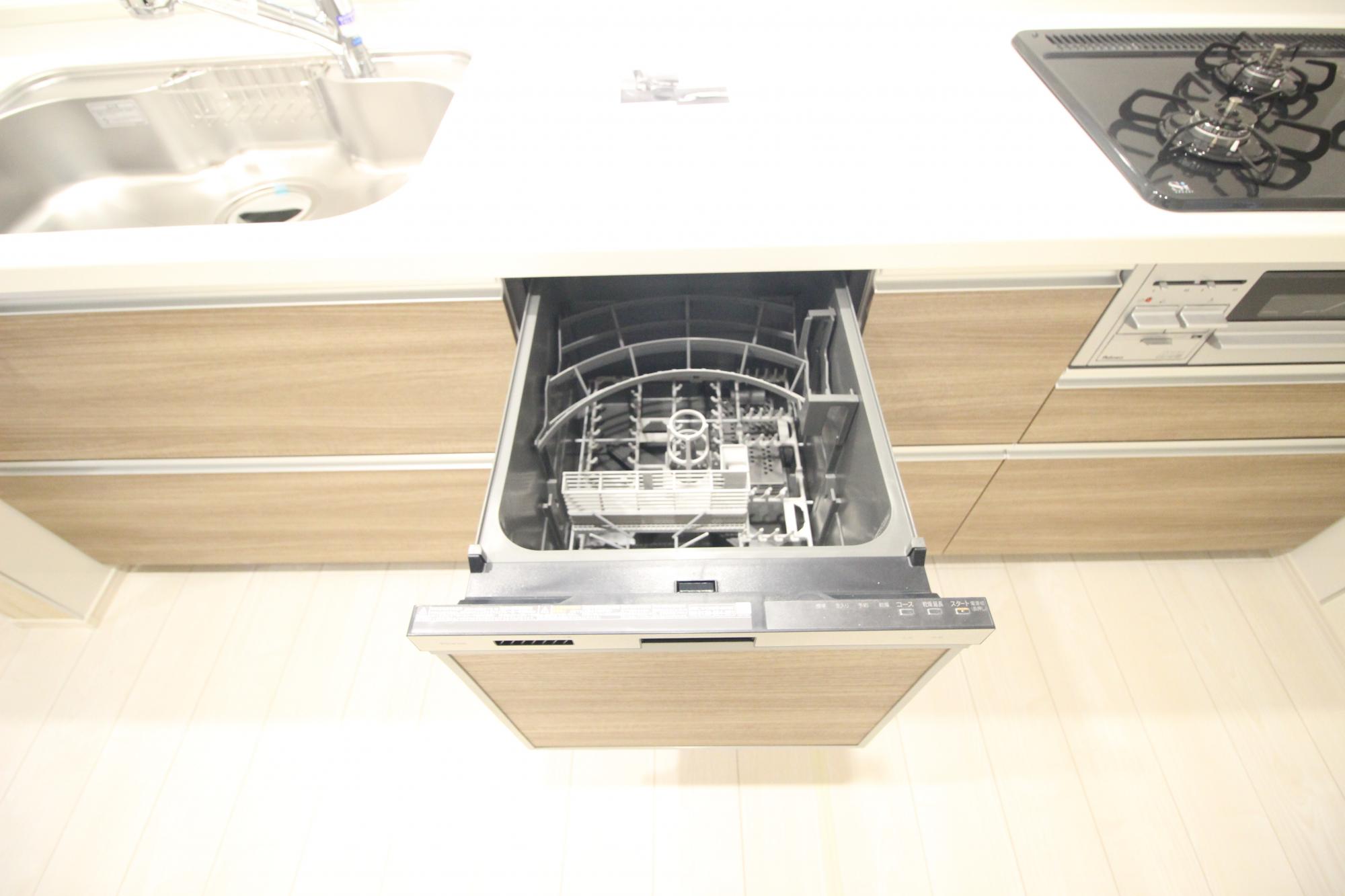2号棟　食洗機　毎日の家事に便利な食洗機が備え付け!手荒れの時期にも嬉しいですね!
