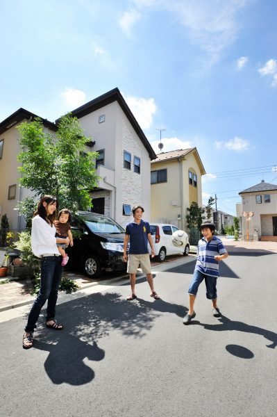 道幅が広く、ゆったりとした街並み