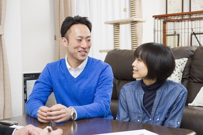 「関さん（弊社営業）との出会いに感謝いたします」と仲むつまじいご様子のお二人