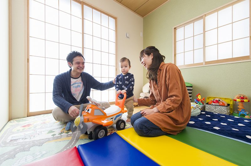 現在、和室はお子様の遊び部屋になっています