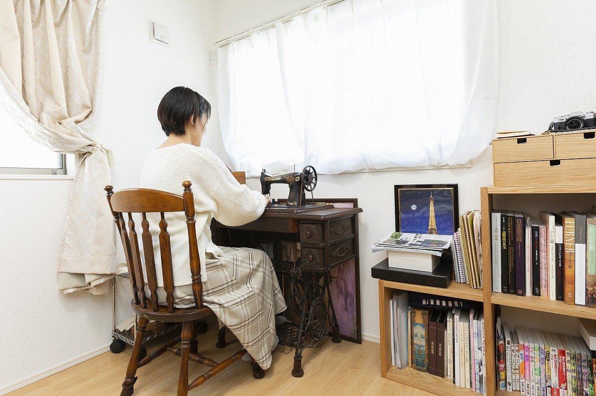 奥様の部屋は北でも、ご主人より少し明るいお部屋。ほどよい光がお好みとのこと。