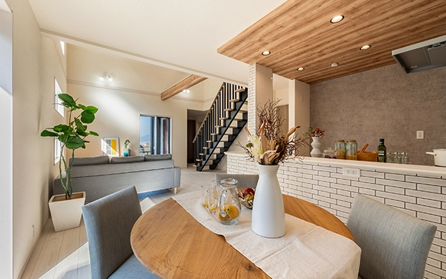 家族がつながるワンフロアの空間設計