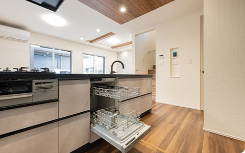 フロントオープン食洗器