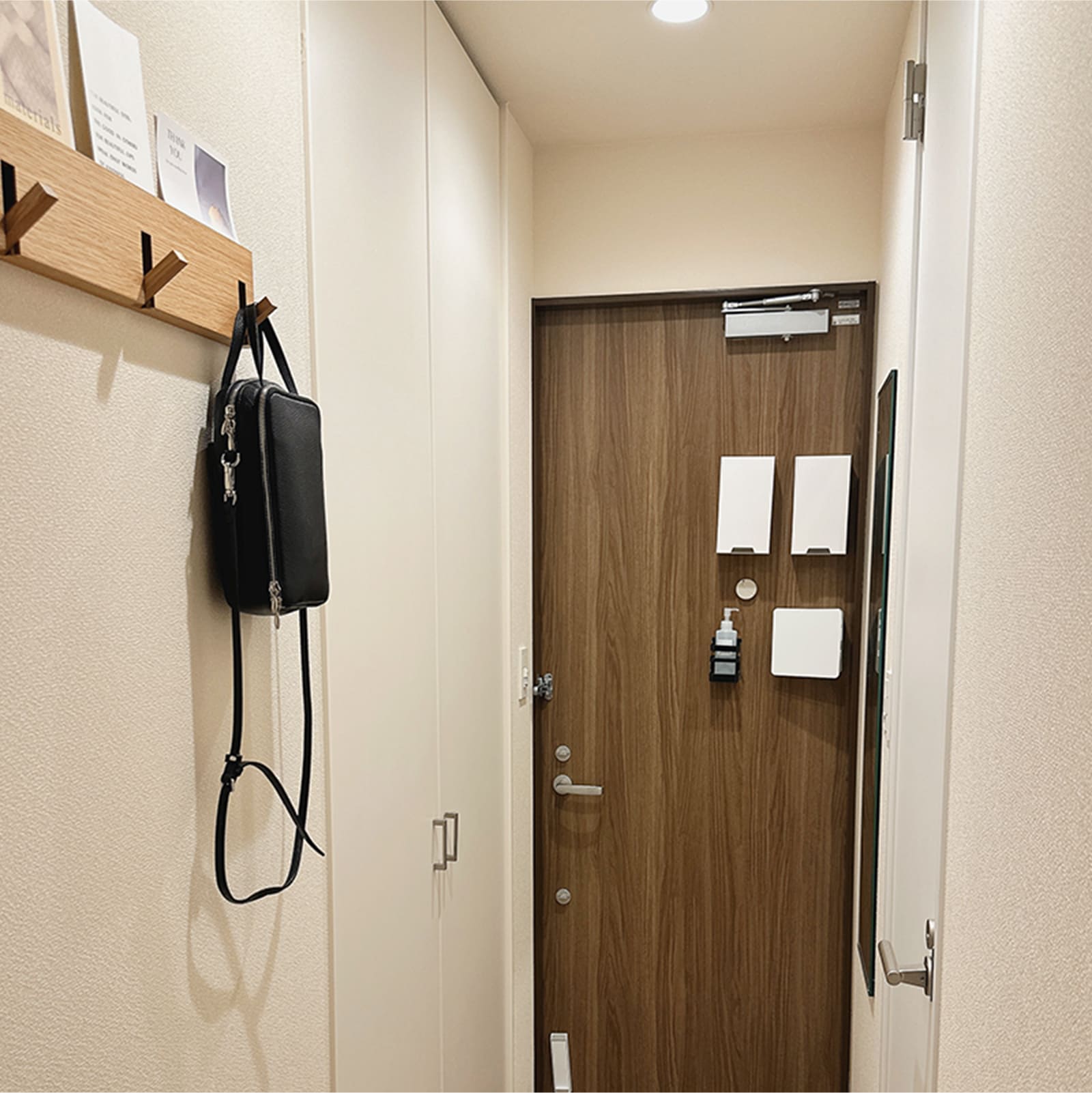 浮かせる収納の画像