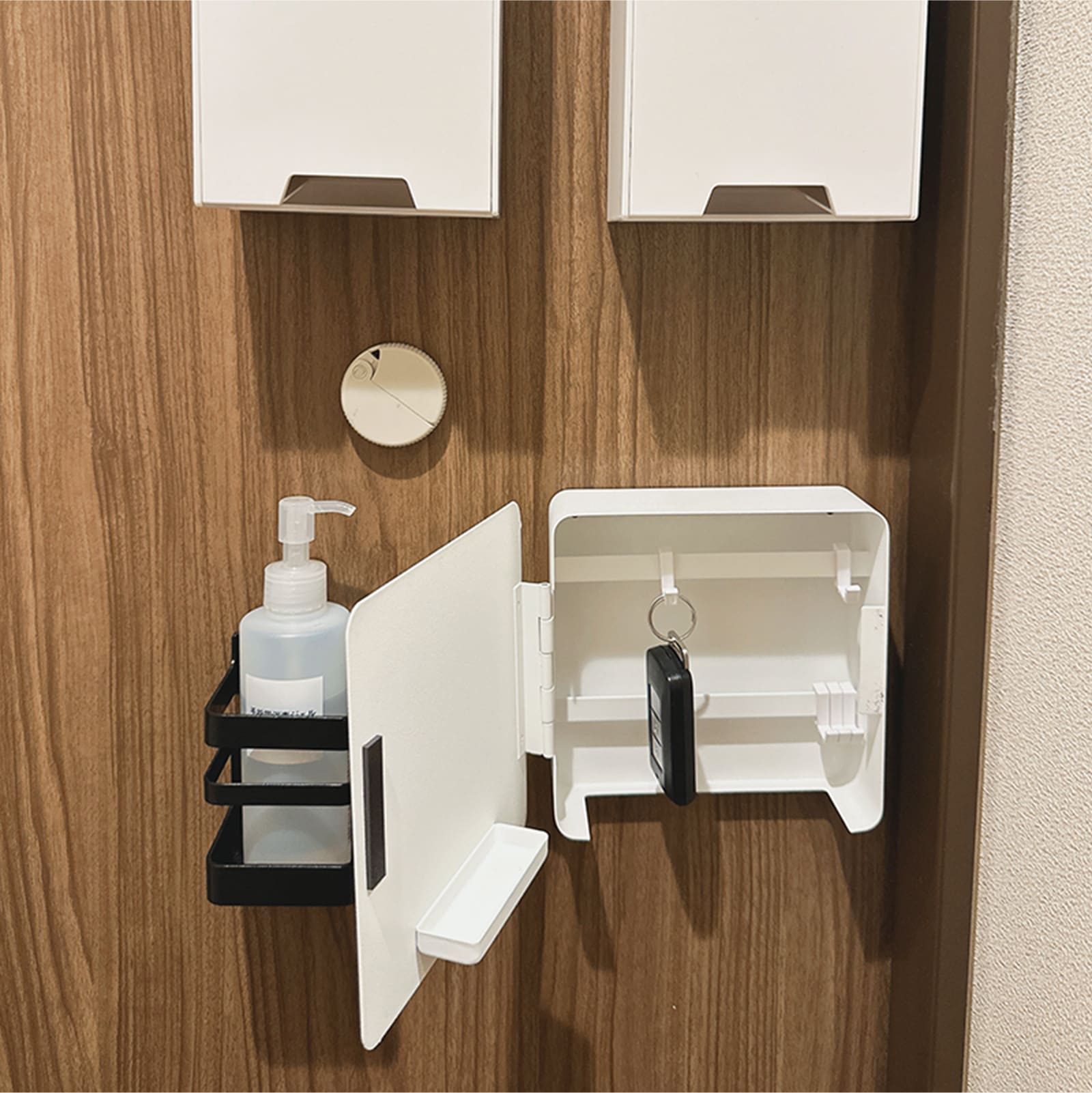 浮かせる収納の画像