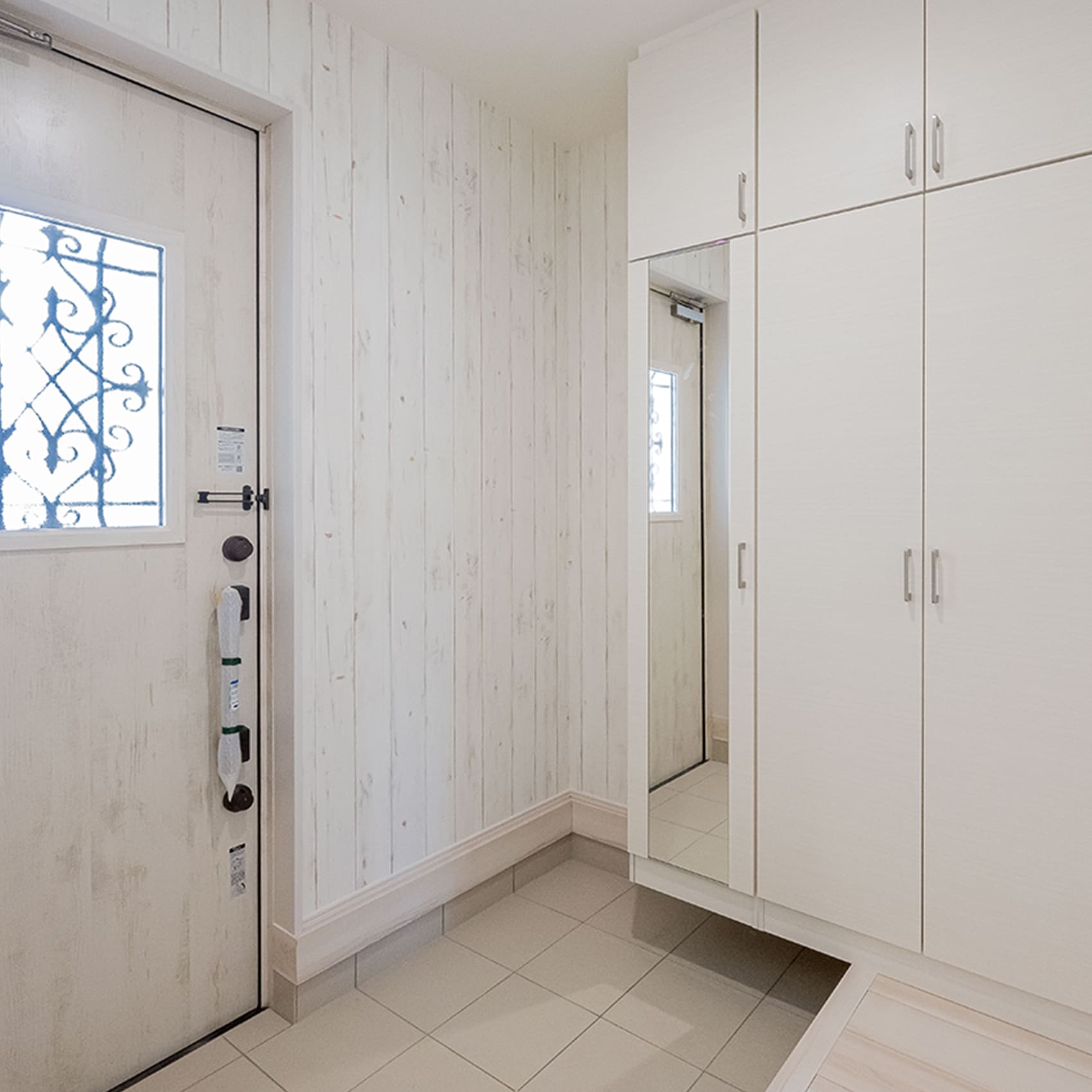 ブルーミングガーデンの玄関事例の画像