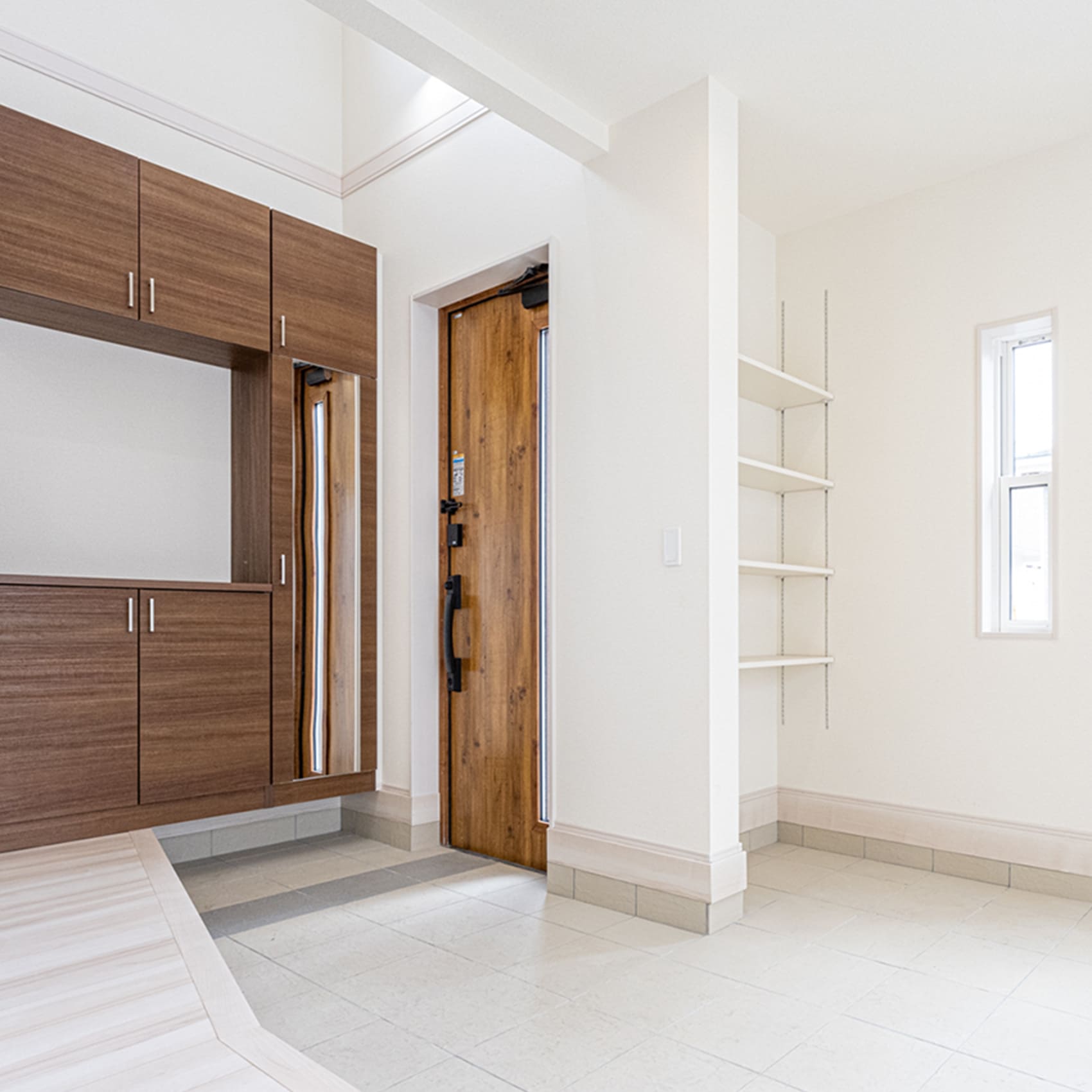 ブルーミングガーデンの玄関事例の画像