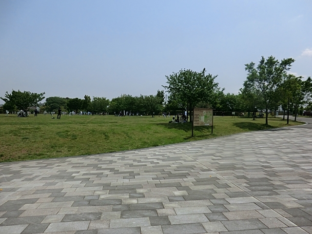 【長坂谷公園】徒歩約6分!