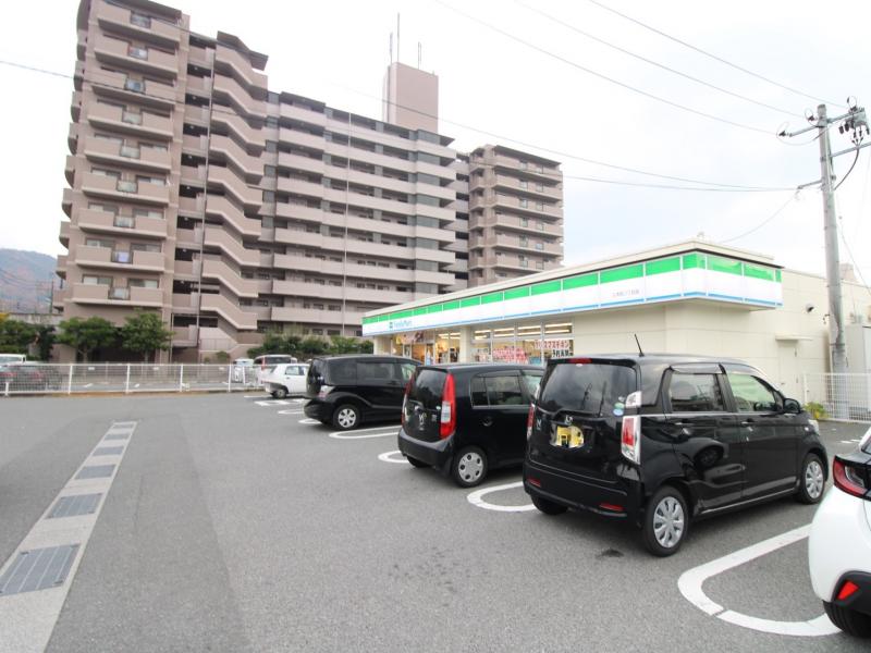 ファミリーマート広本町3丁目店