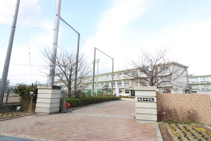 成岩中学校