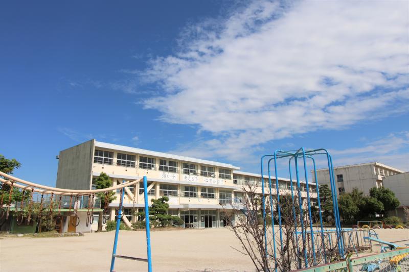 津島市立神守小学校