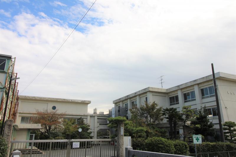 津島市立神守中学校