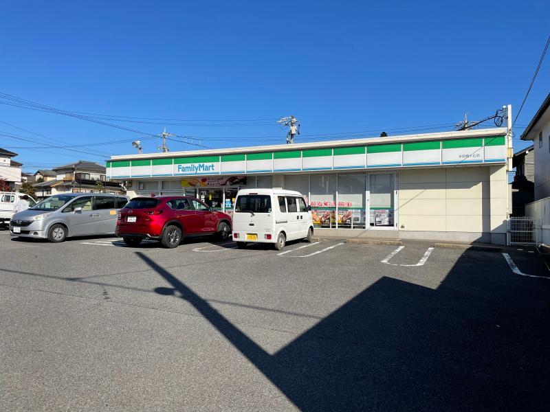 ファミリーマート 半田桐ケ丘店
