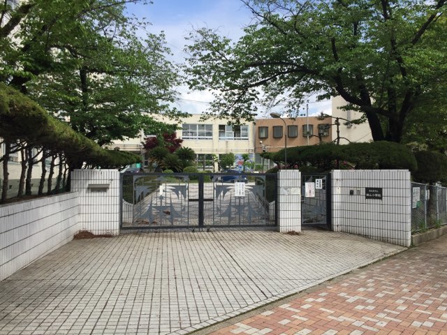 西山小学校