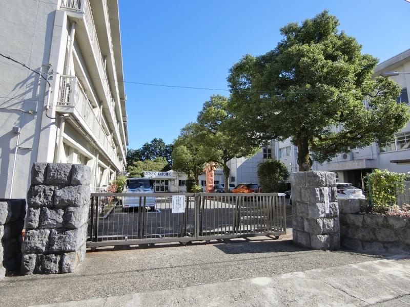 赤坂中学校