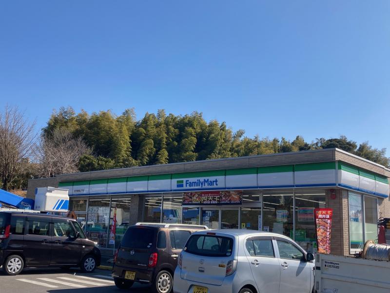 ファミリーマート 佐布里城山下店