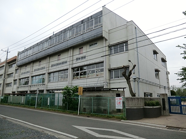 霞ヶ関東小学校