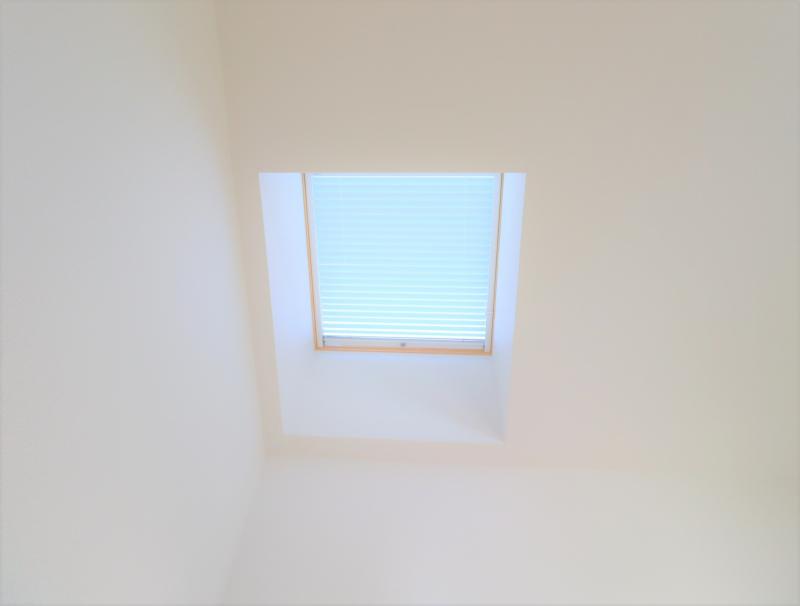 【天窓】お部屋を明るく開放感を与えるおしゃれな天窓です