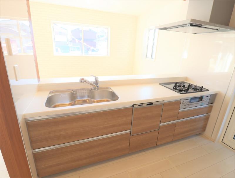 【キッチン①】食洗器付きのシステムキッチンです♪