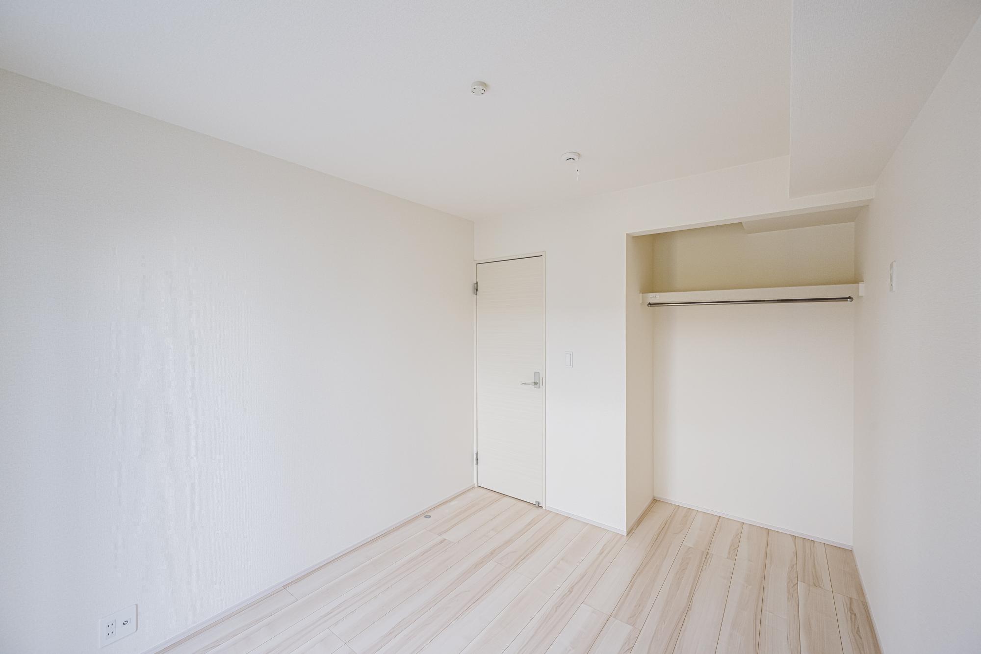 1号棟　洋室5.25帖　各居室収納扉を無くすことで居室スペースを最大限活用できます。