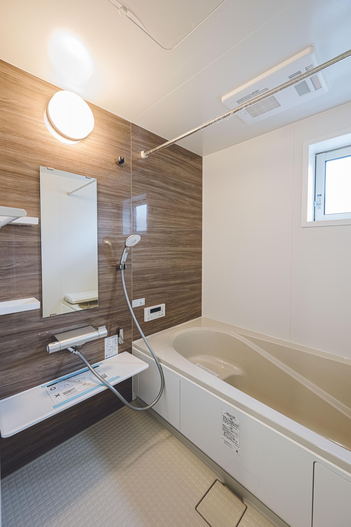 1号棟　2階浴室　1坪タイプオートバス採用!※水栓もワンタッチ式。暖房・乾燥・換気システム標準設置。