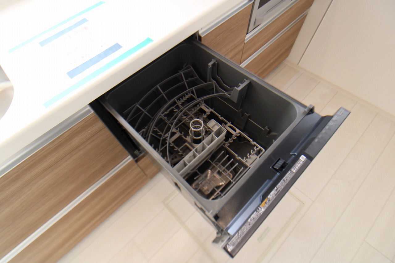 食洗器　家事の負担を軽減する食器洗い乾燥機を標準装備!家事や仕事で忙しい日々を手助けしてくれます。