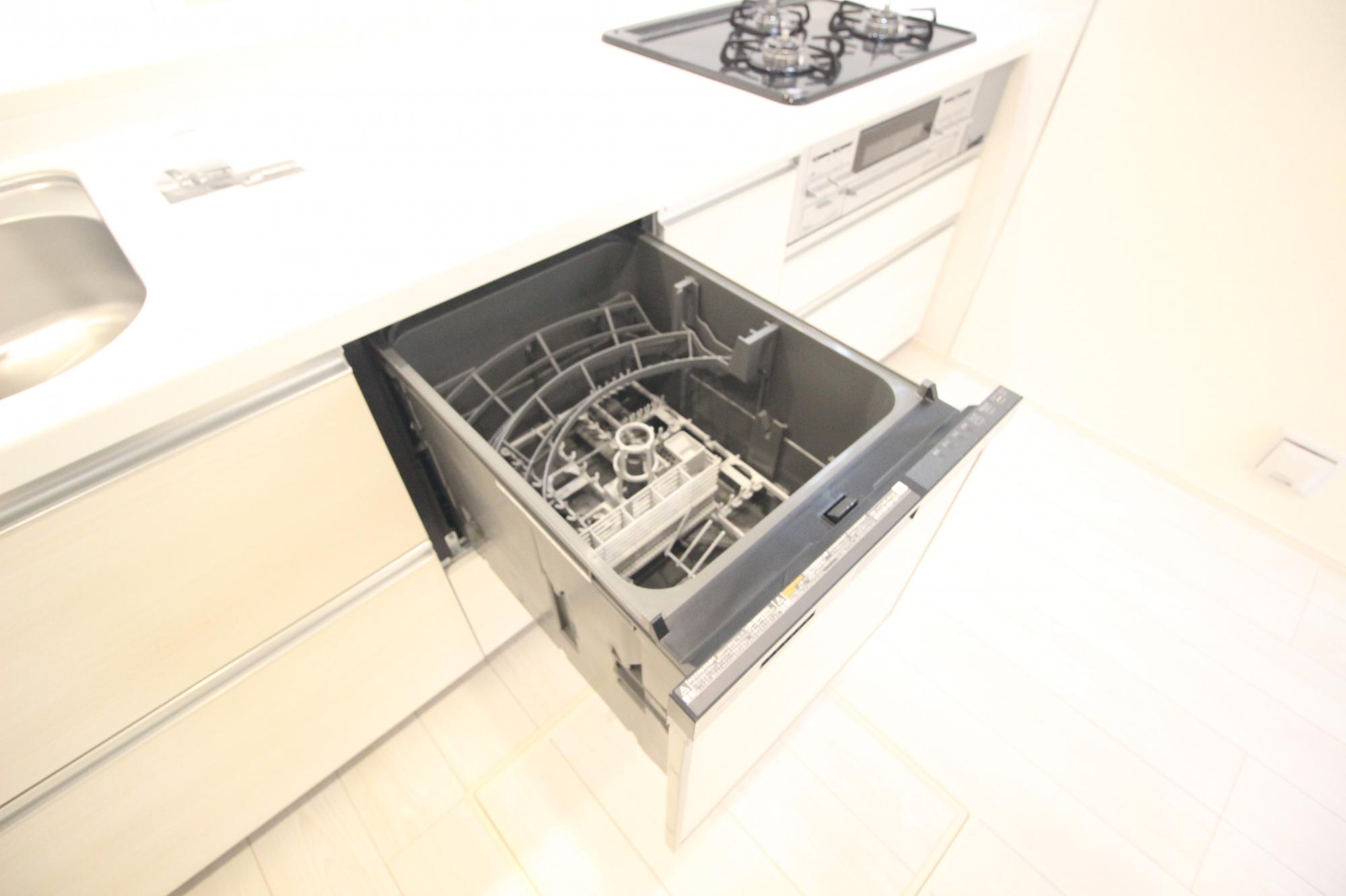 2号棟　食洗機　毎日の家事に便利な食洗機が備え付け!手荒れの時期にも嬉しいですね!

