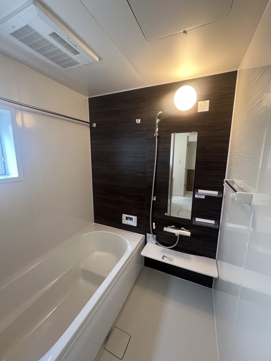 【浴室】雨の日も安心、浴室乾燥付き♪