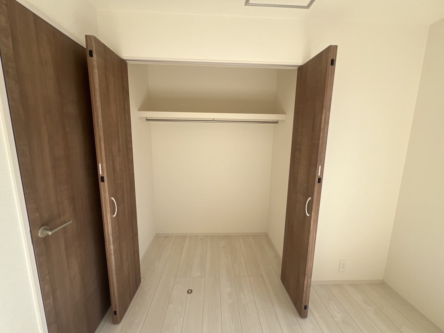 【洋室B クローゼット】全居室クローゼット完備☆