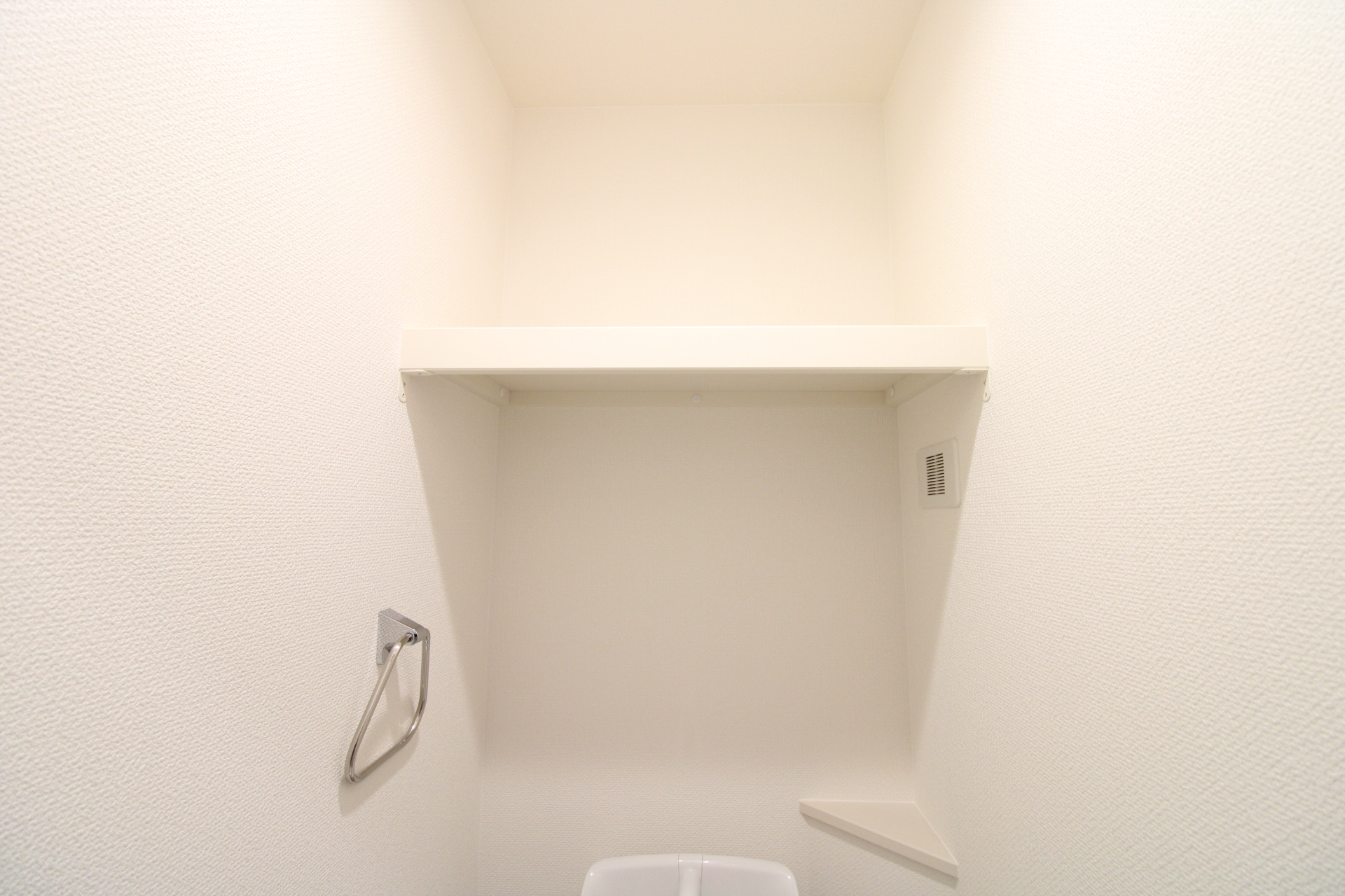 トイレ枕棚、カウンター　トイレットペーパーなどの消耗品のストックに便利です!