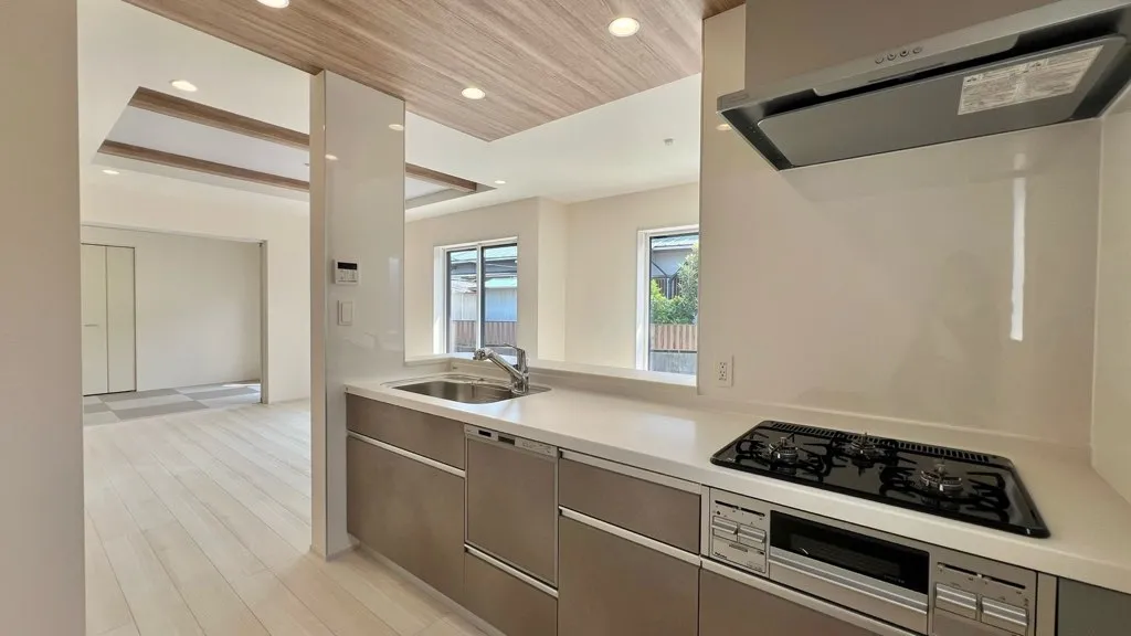 リビングを見渡せ、家族との会話増えます。