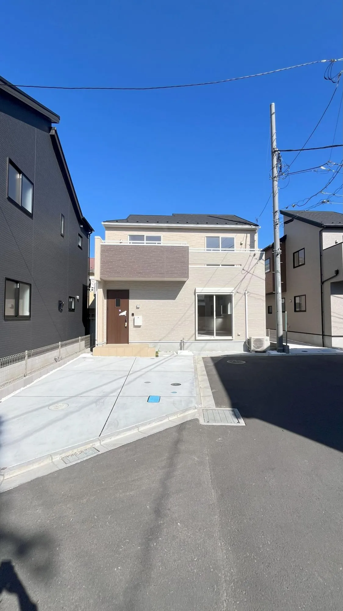 6号棟　外観　南道路に接道しており、
日あたり良好です。