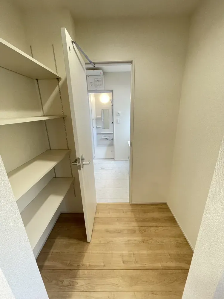 パントリー~洗面所