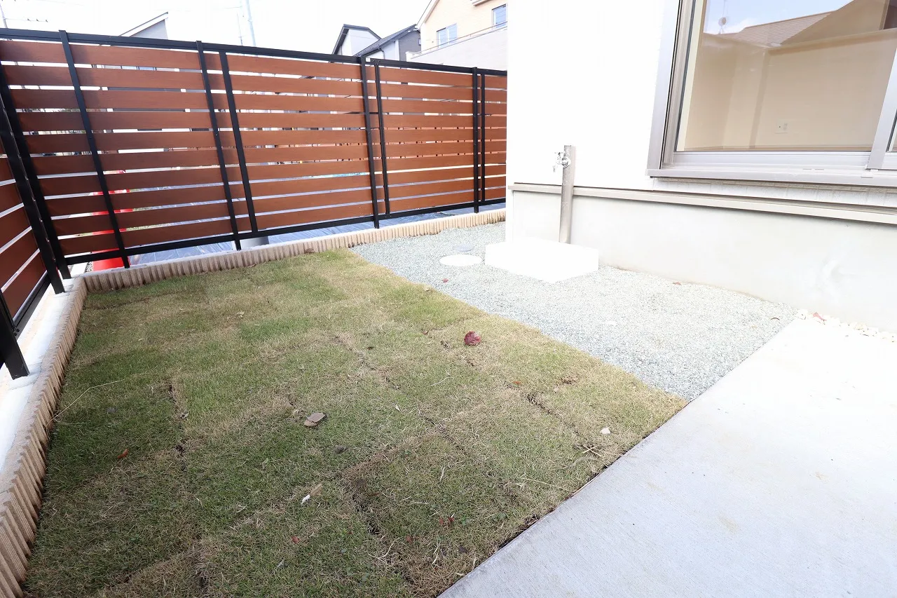 【11号棟】庭先