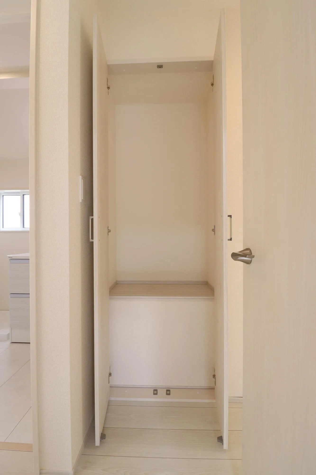 【12号棟】2階廊下収納