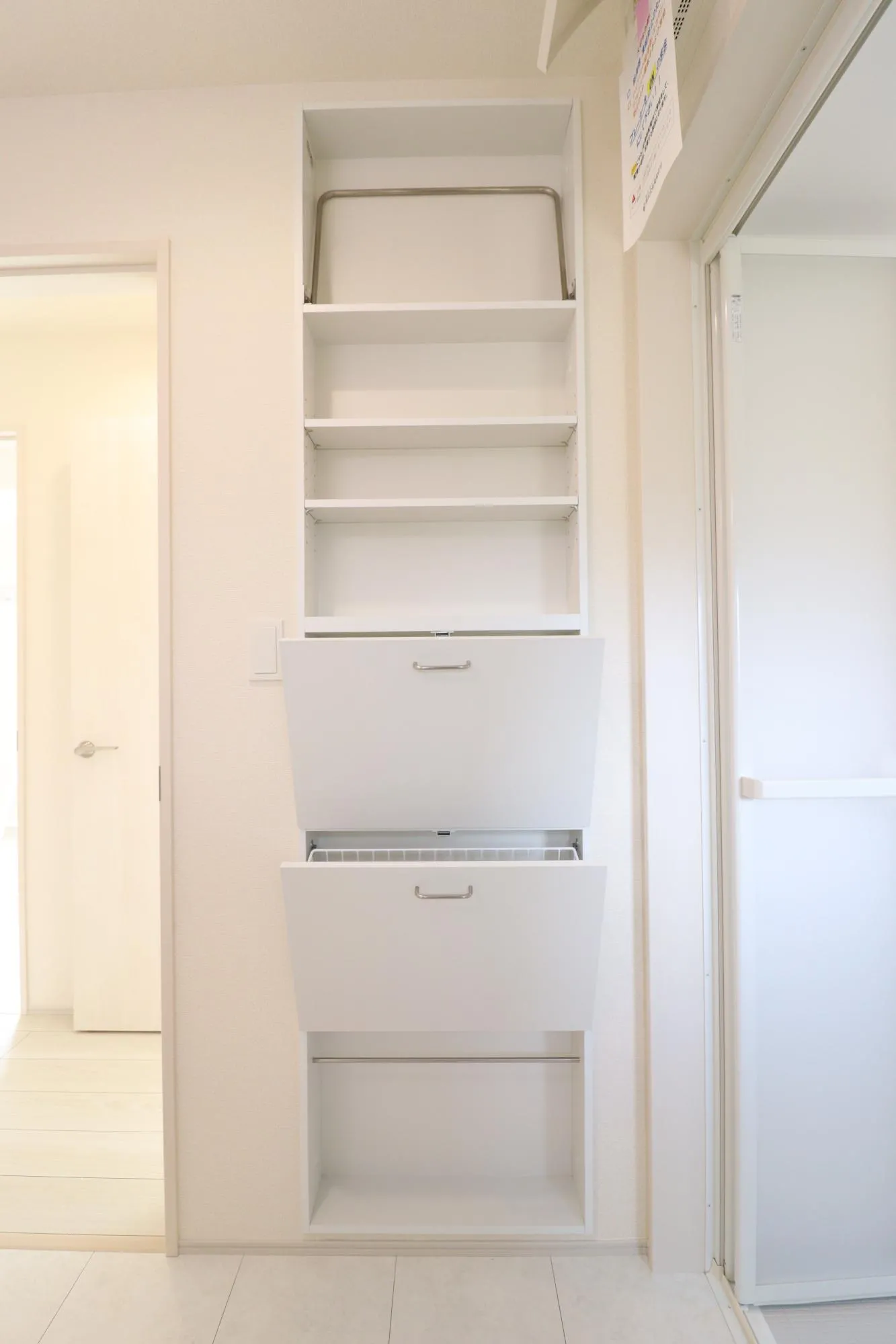 【12号棟】洗面室内サニタリーボックス