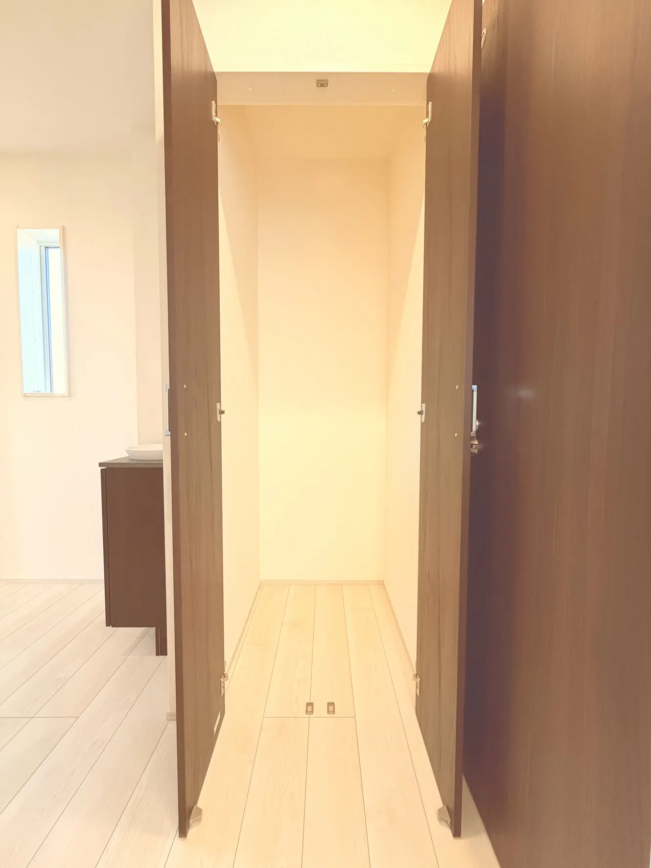 【13号棟】1階廊下収納