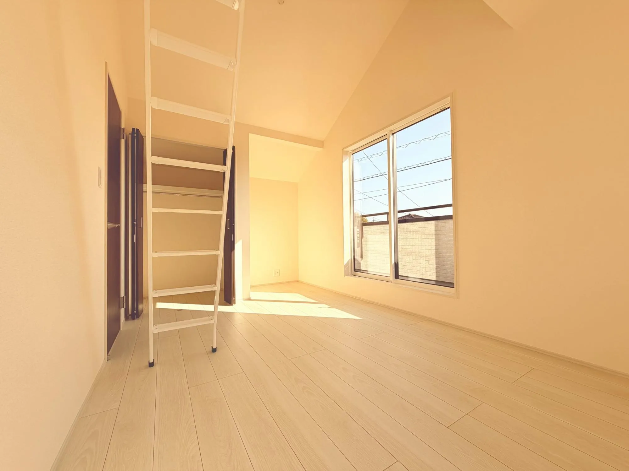 【13号棟】7.5帖主寝室