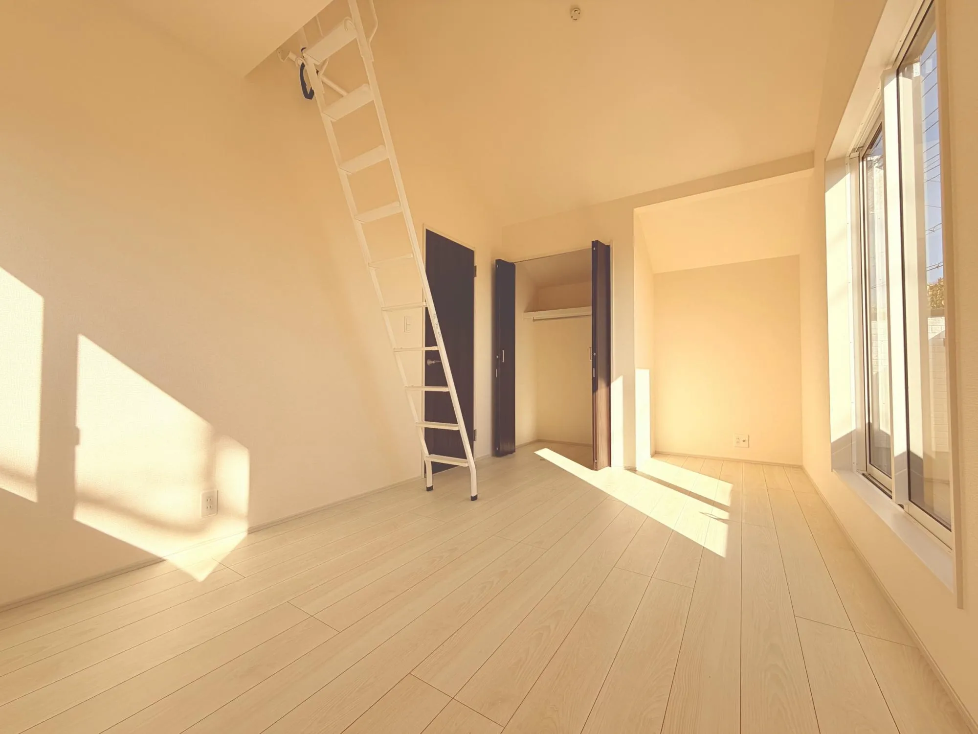 【13号棟】7.5帖主寝室