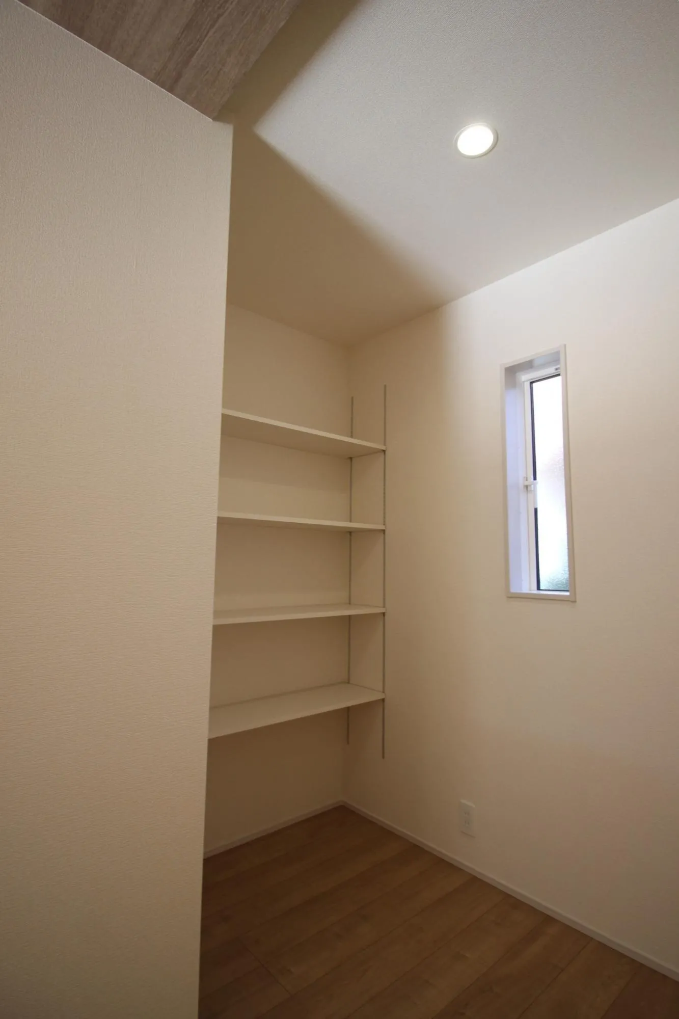 ⑤号棟パントリー