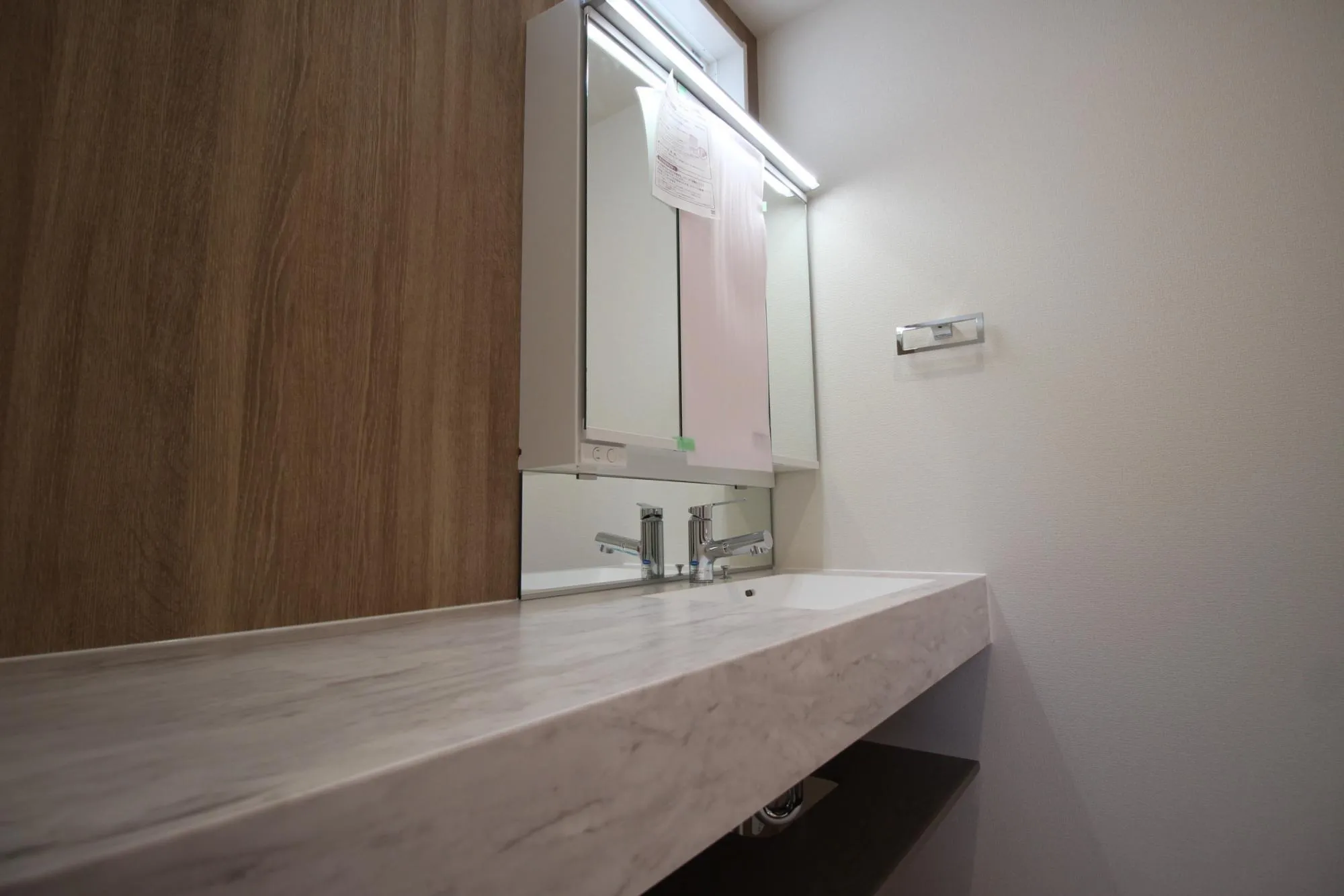 ⑤号棟オープンサニタリーirodori