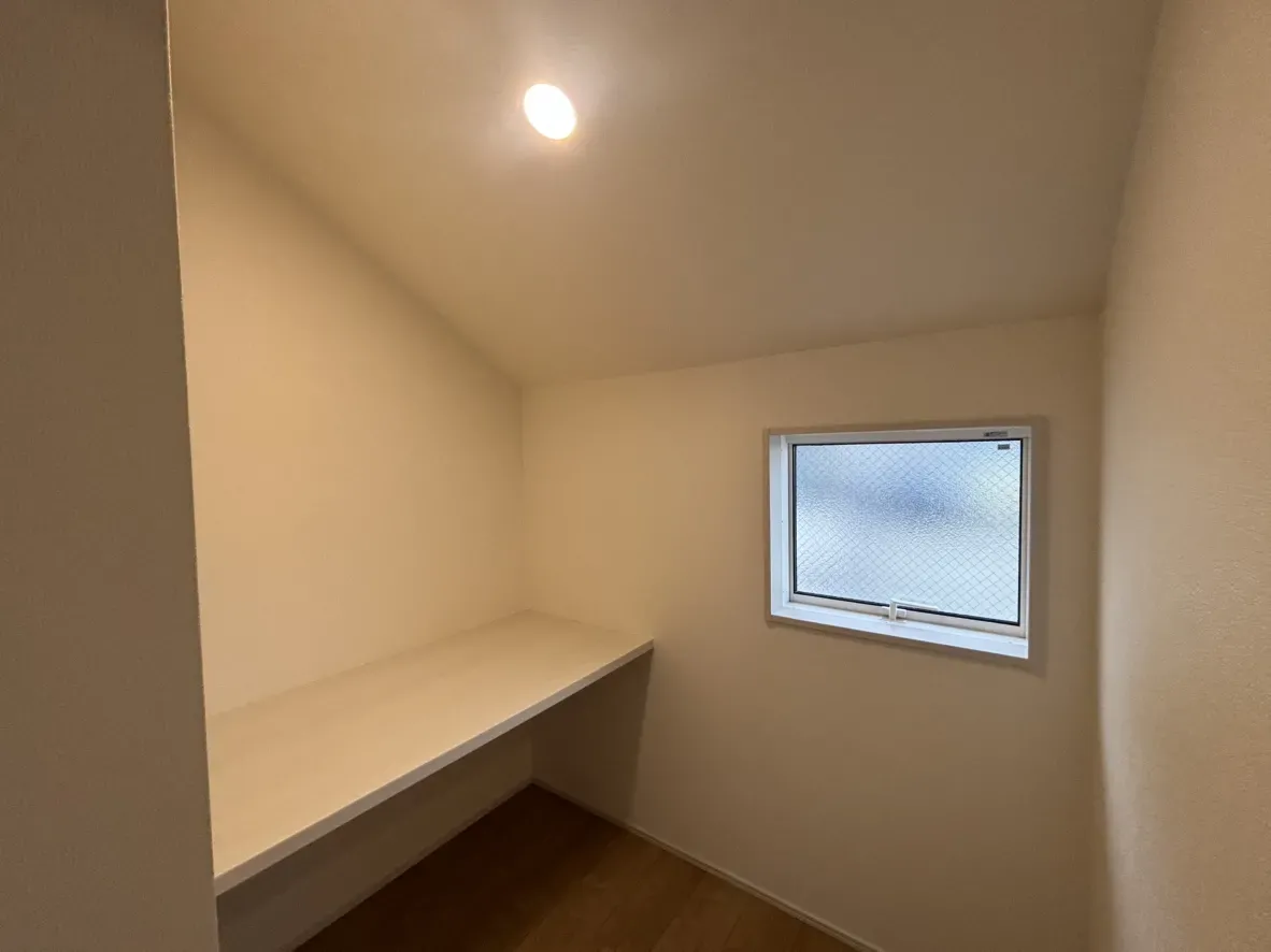 5号棟洋室9.75帖カウンター(2025年12月撮影)