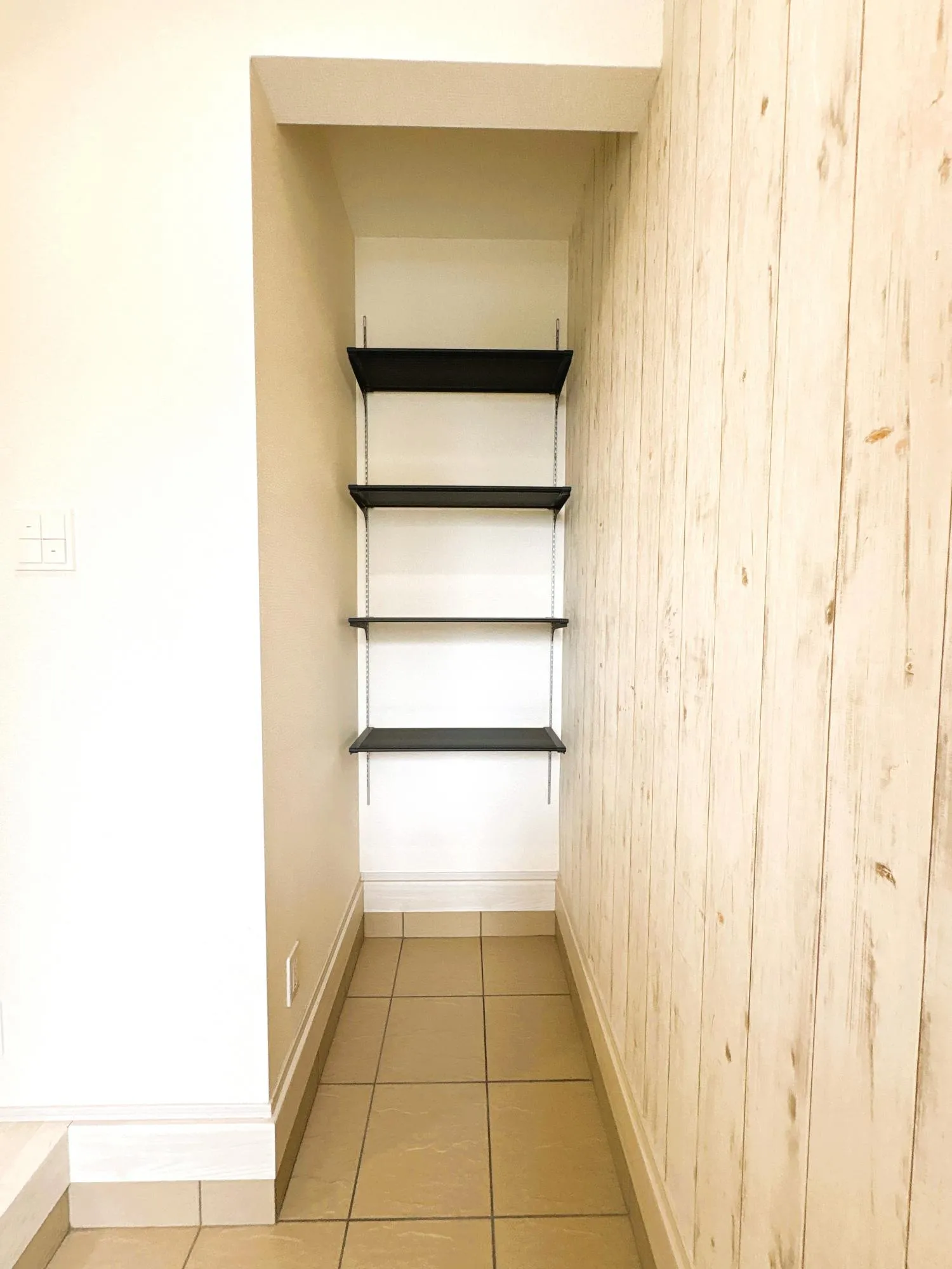 1号棟　玄関土間収納