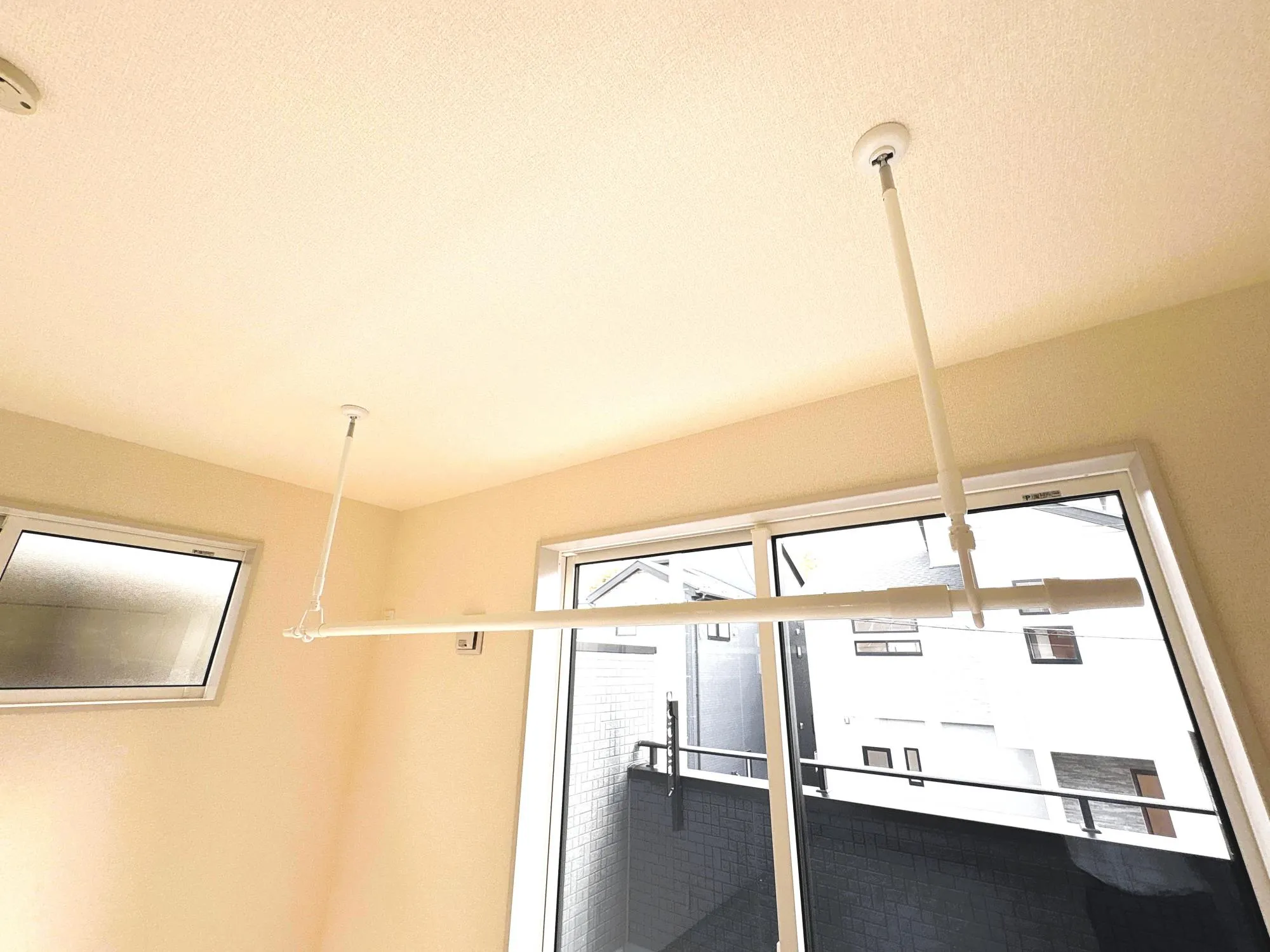 2号棟　室内物干