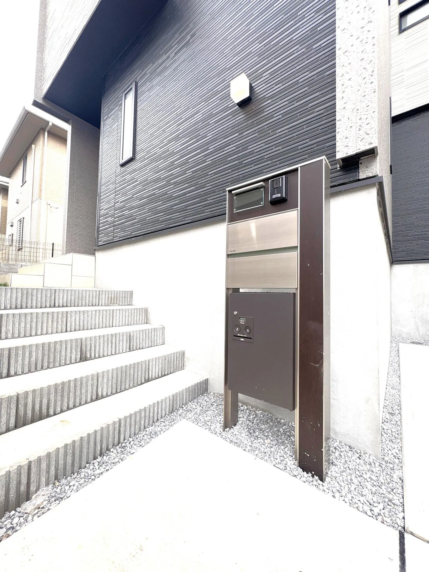 8号棟　宅配ボックス