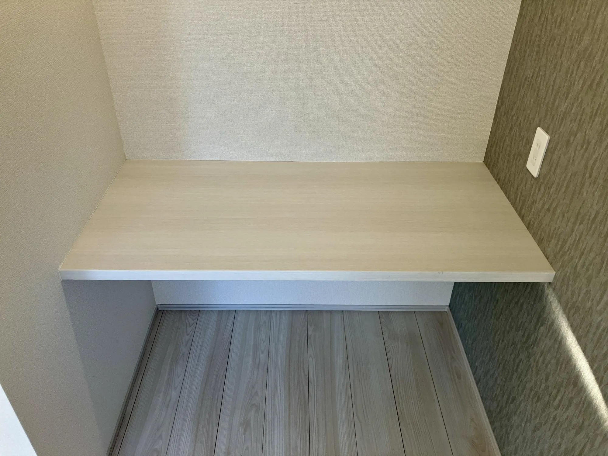 【2階 洋室(8.75帖) カウンター】