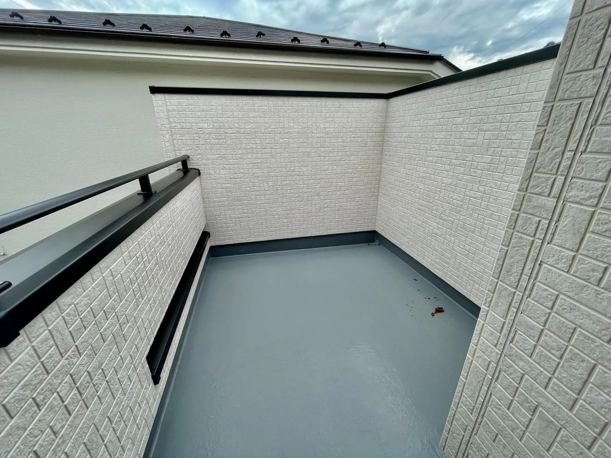 【2階 バルコニー】