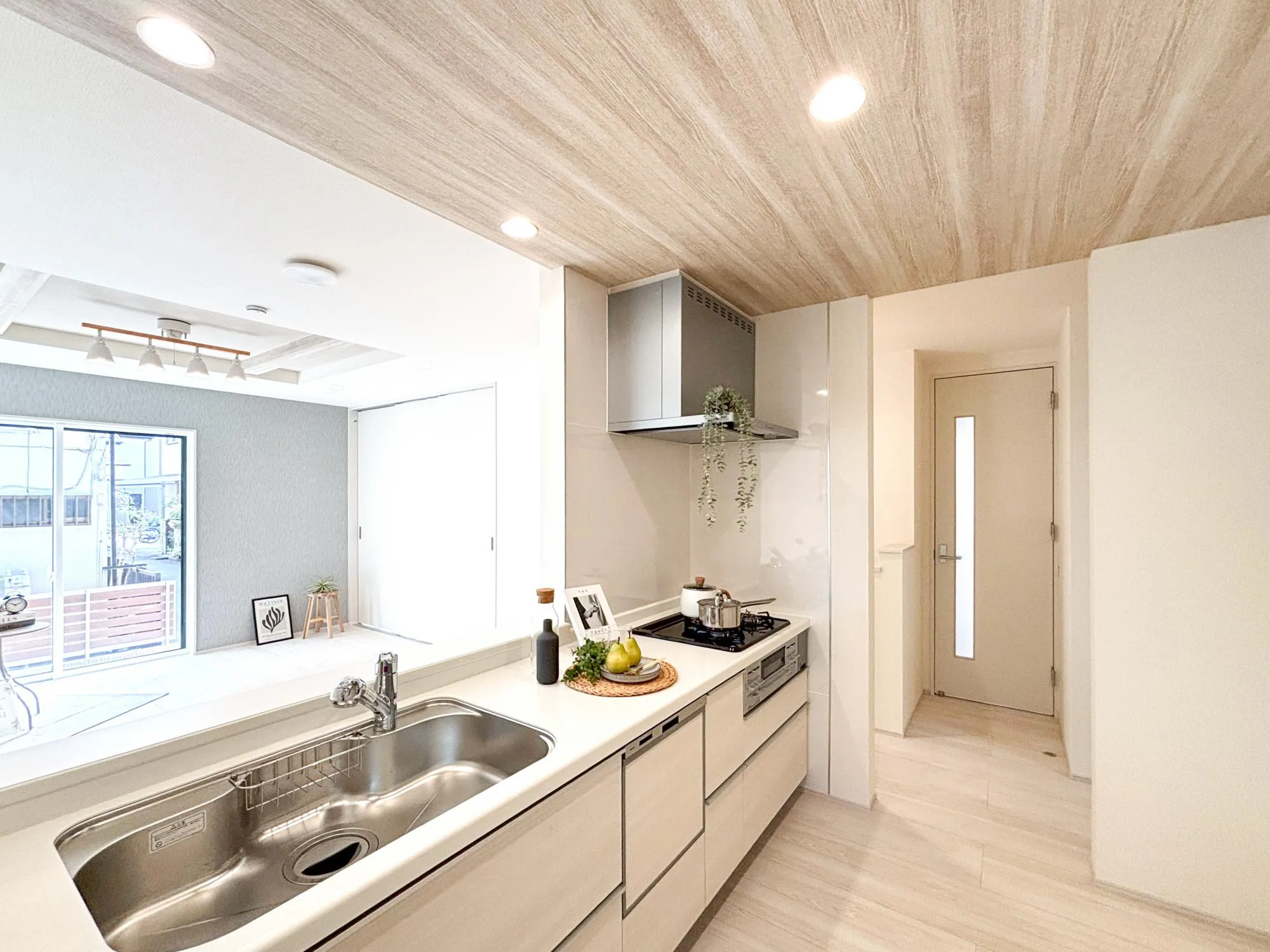 【1階 キッチン】