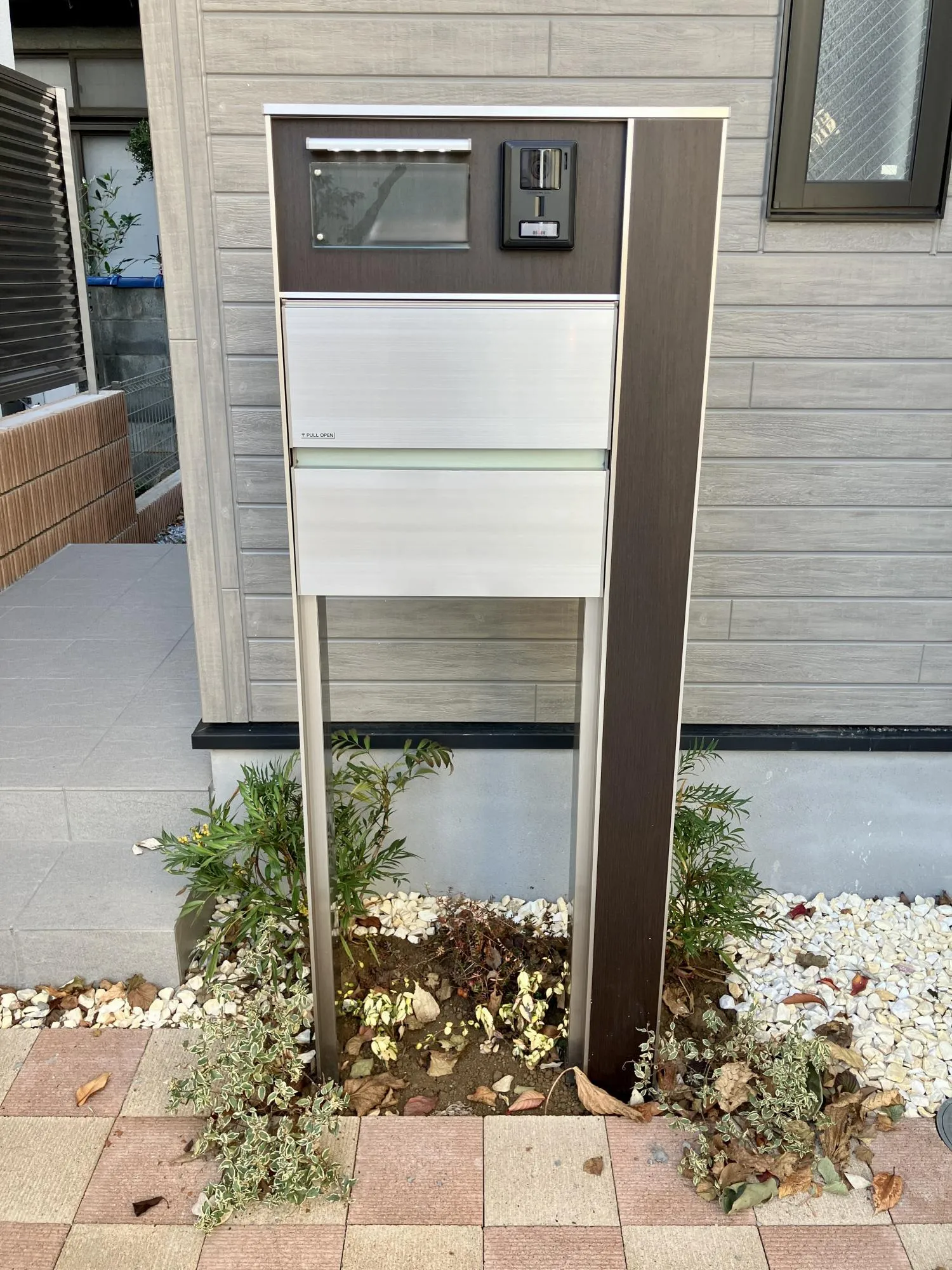 【外観 ポスト】