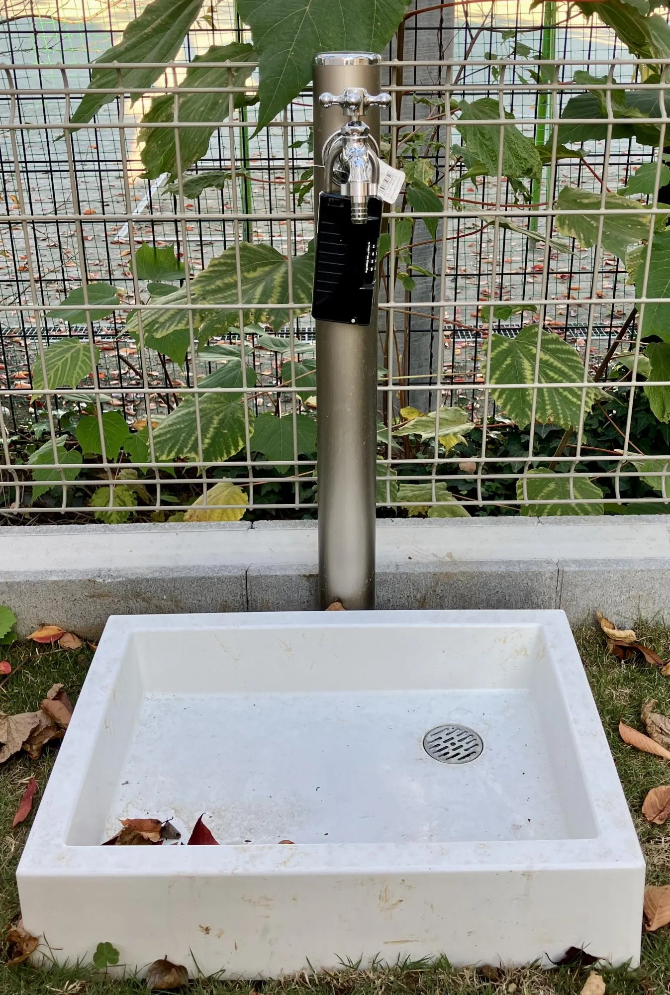 【外観 外水栓】